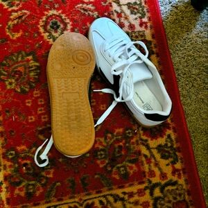 Men's No Bo Size 11 Sneakers